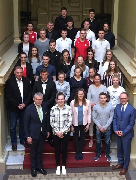 Das Juniorteam 2019 bei den Feierlichkeiten in der Staatskanzlei Magdeburg am 17. April 2019 // Foto: Lüschper Das Juniorteam 2019 bei den Feierlichkeiten in der Staatskanzlei Magdeburg am 17. April 2019 // Foto: Lüschper